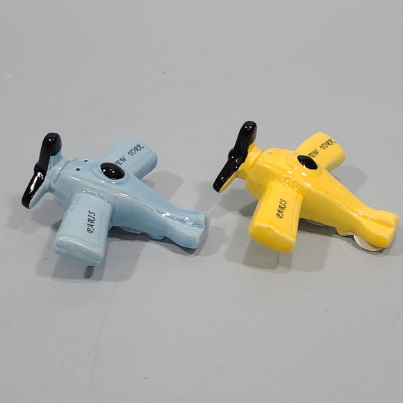 Vintage Airplane Salt & Pepper Shakers Paris New York 1981 Yellow Blue - Picture 5 of 7